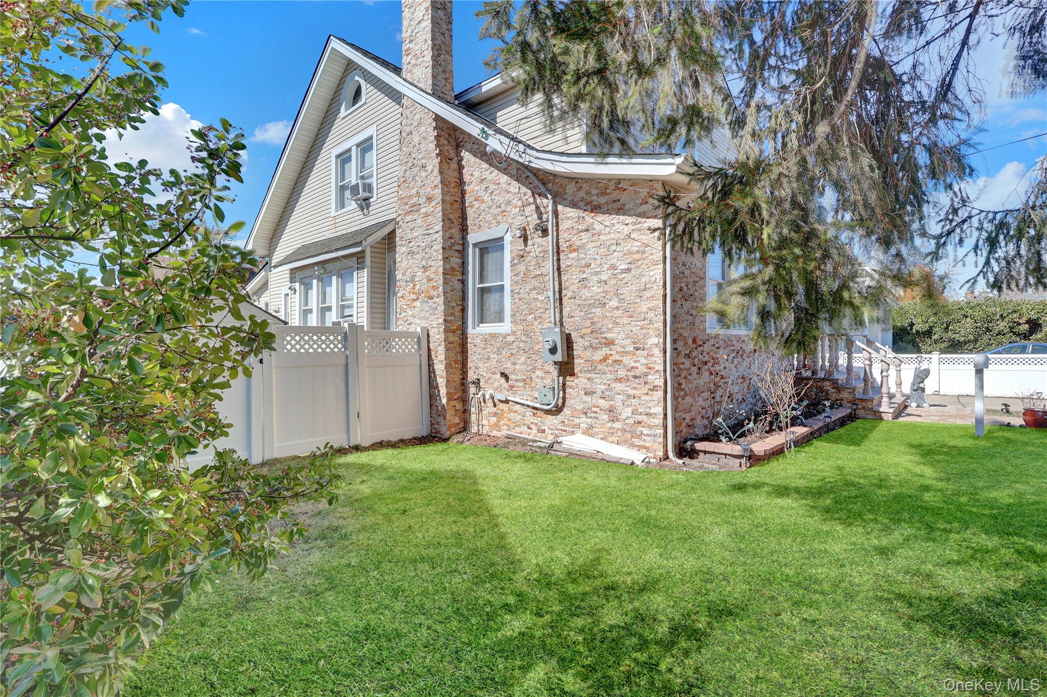 26 Hilbert Street, Hempstead, NY 11550