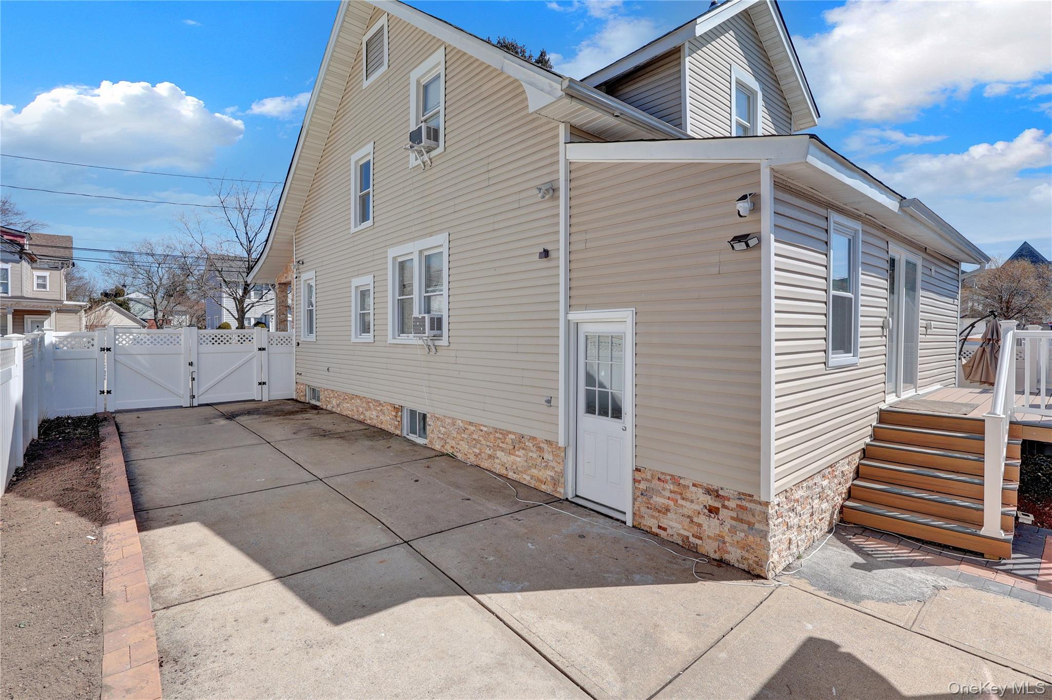 26 Hilbert Street, Hempstead, NY 11550