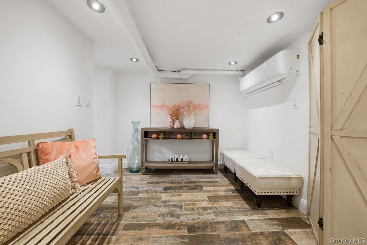 4641 Carpenter Avenue, Bronx, NY 10470