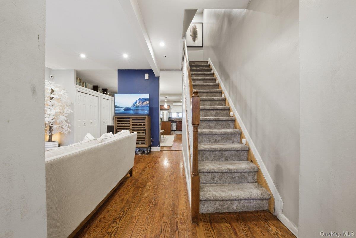 4641 Carpenter Avenue, Bronx, NY 10470