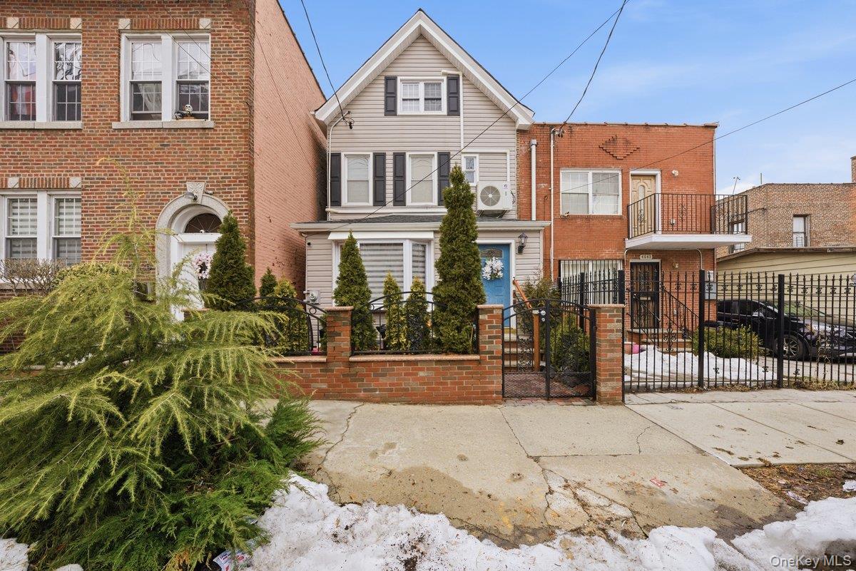 4641 Carpenter Avenue, Bronx, NY 10470