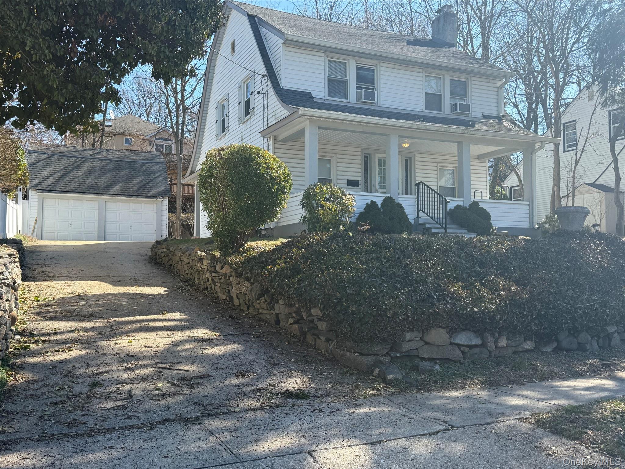 15 Maple Grove Street, Great Neck, NY 11023