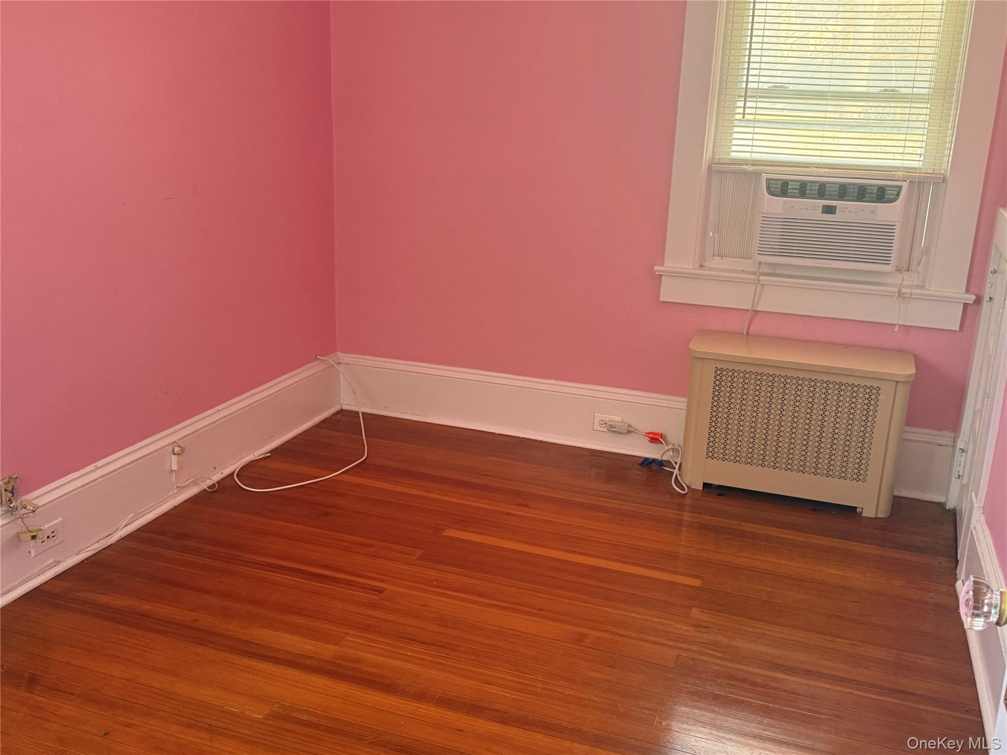 15 Maple Grove Street, Great Neck, NY 11023