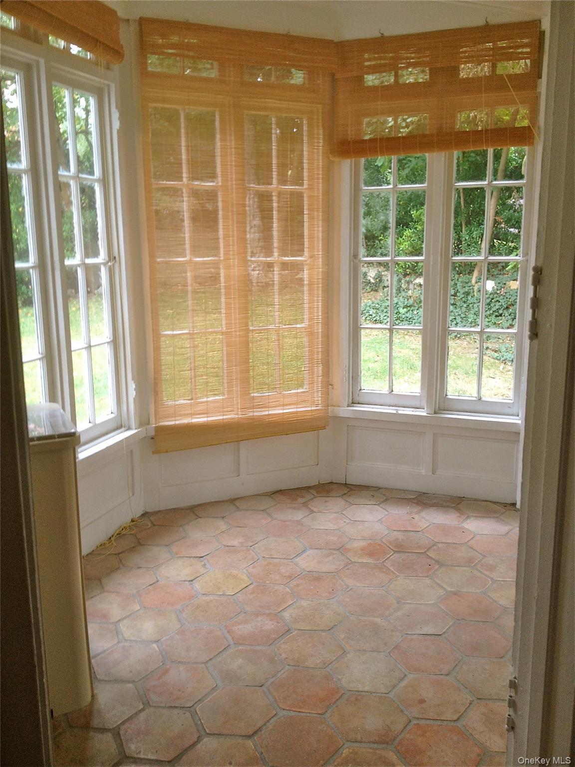 15 Maple Grove Street, Great Neck, NY 11023