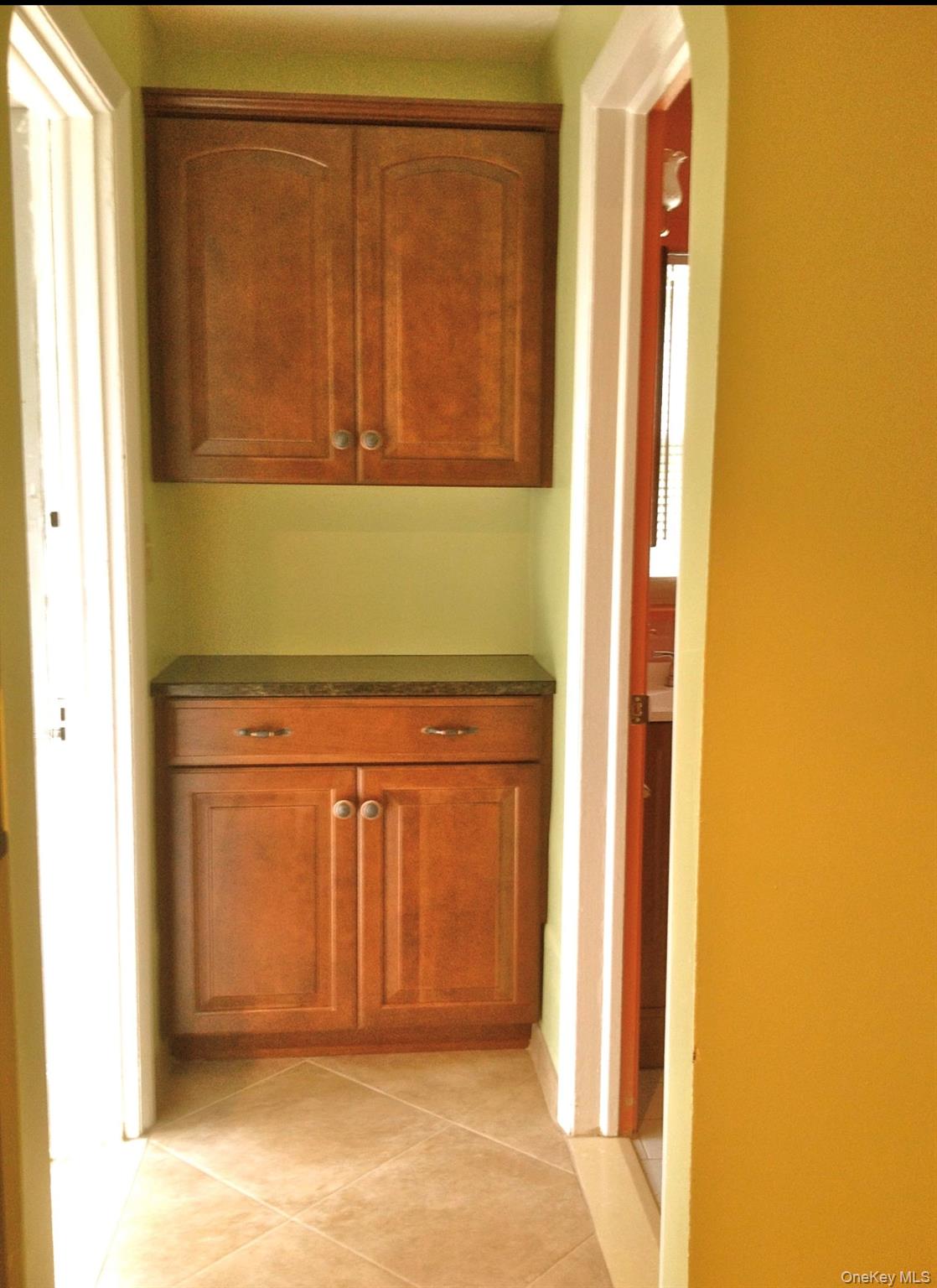 15 Maple Grove Street, Great Neck, NY 11023