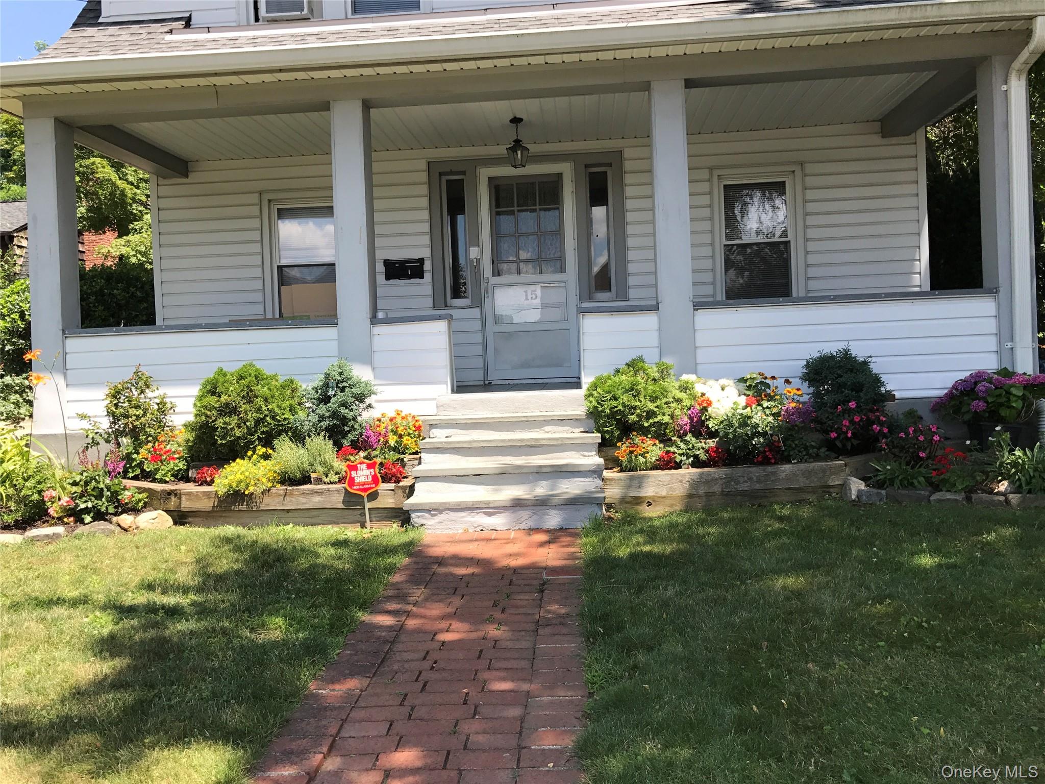 15 Maple Grove Street, Great Neck, NY 11023