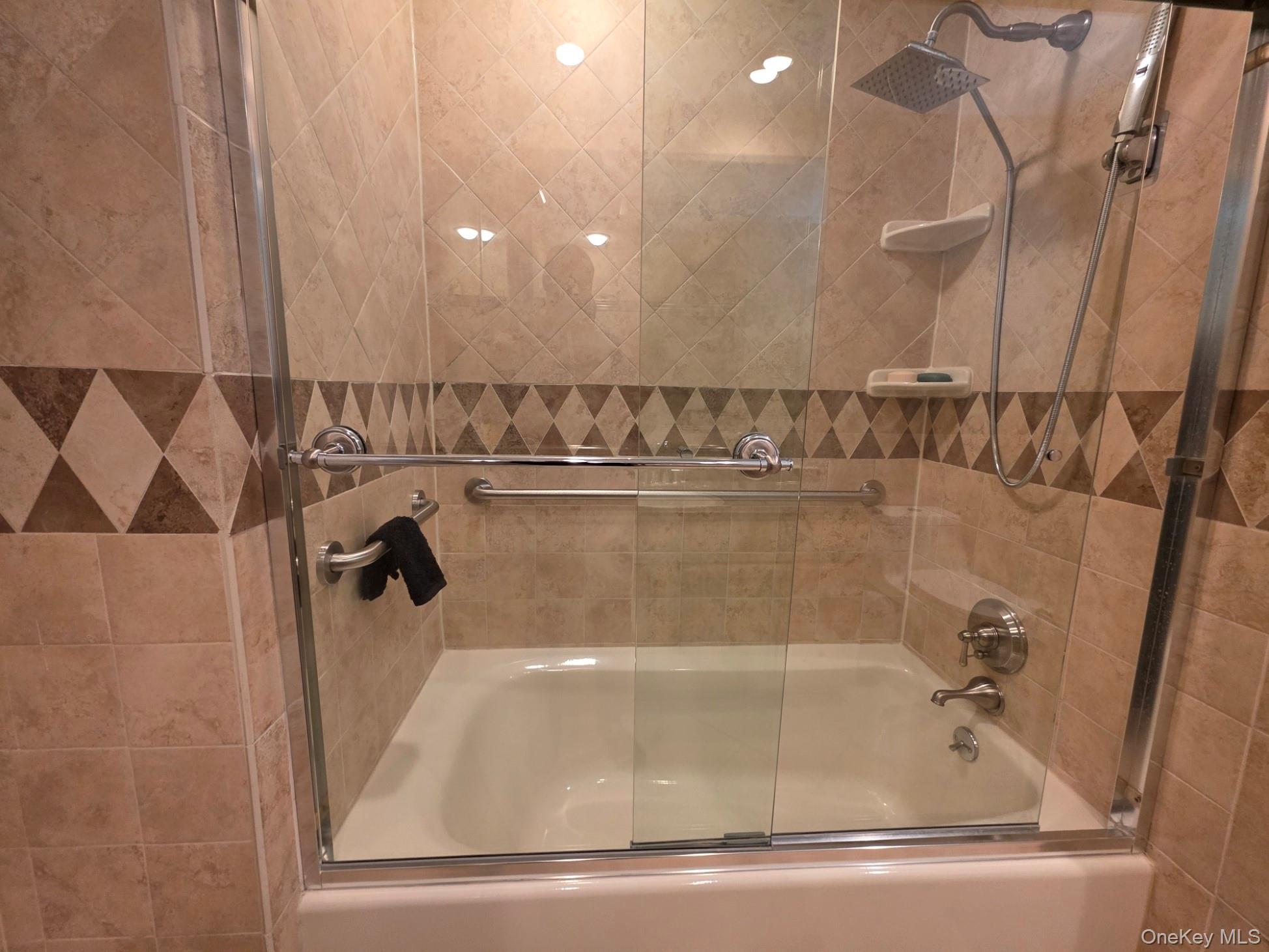 29 Carriage Hill Lane, Poughkeepsie, NY 12603