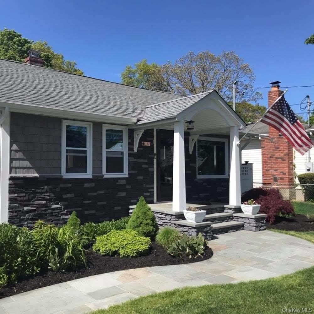 17 Grove Street, Sayville, NY 11782