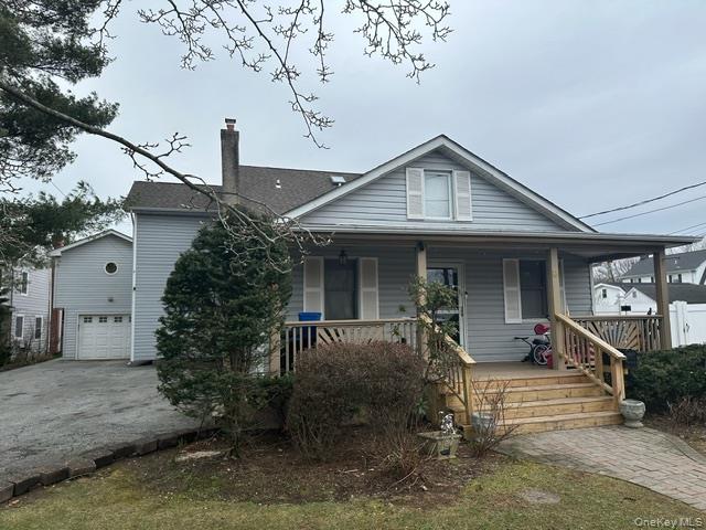 8 Alexander Avenue, Farmingdale, NY 11735