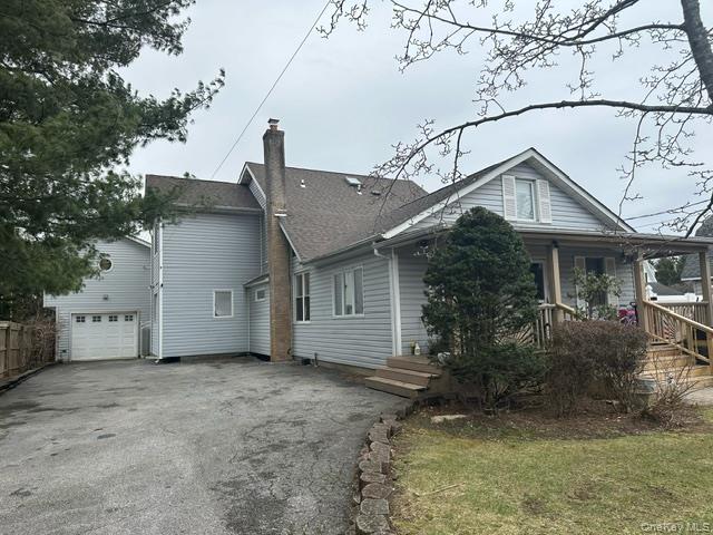 8 Alexander Avenue, Farmingdale, NY 11735