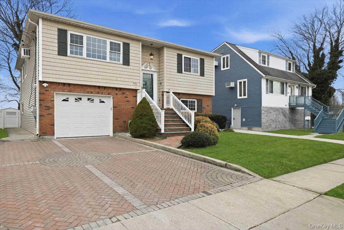 557 Southside Avenue, Freeport, NY 11520