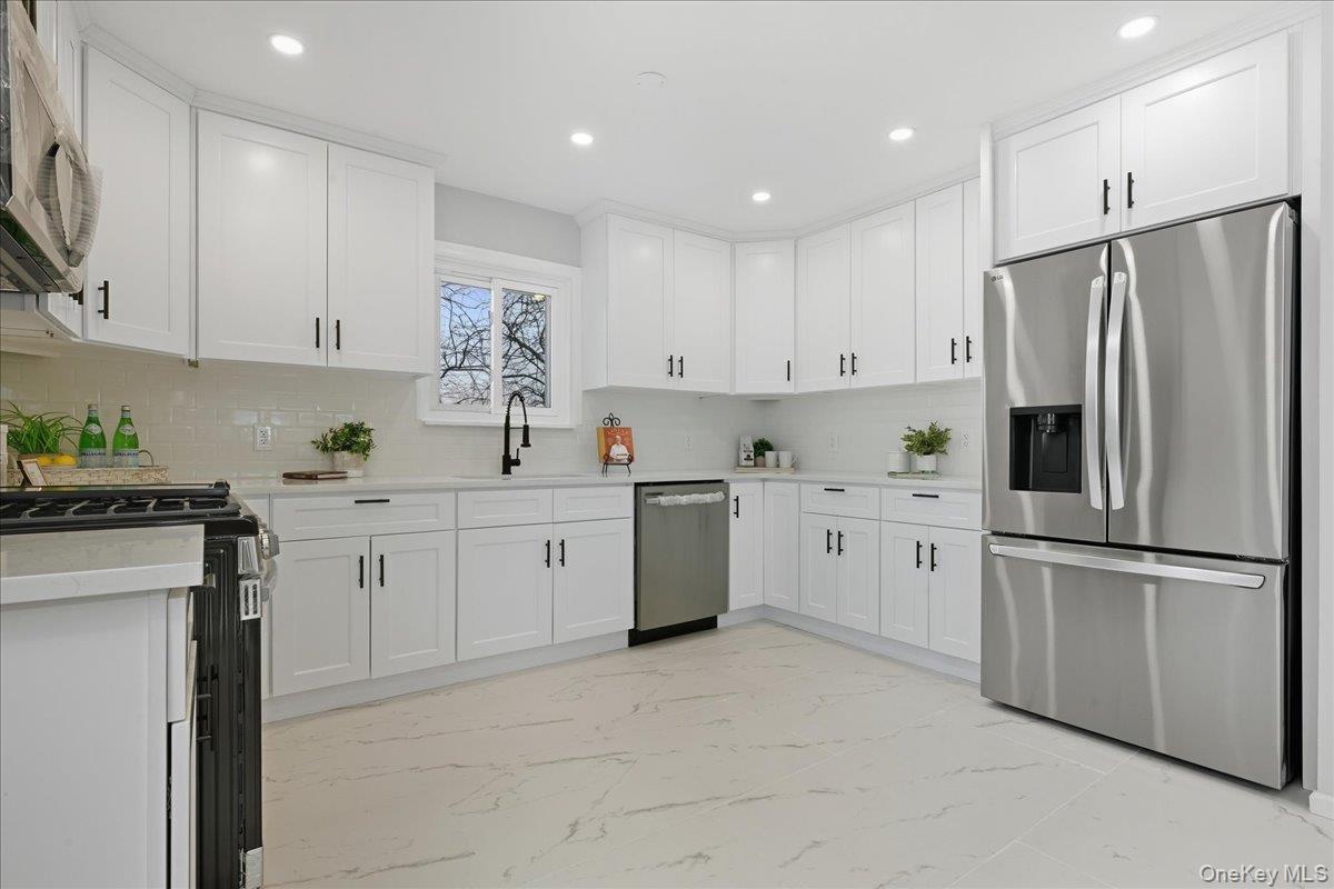 557 Southside Avenue, Freeport, NY 11520