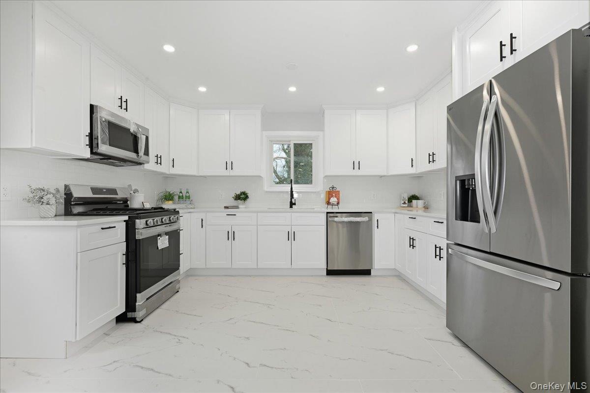 557 Southside Avenue, Freeport, NY 11520