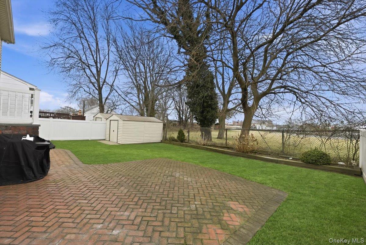 557 Southside Avenue, Freeport, NY 11520