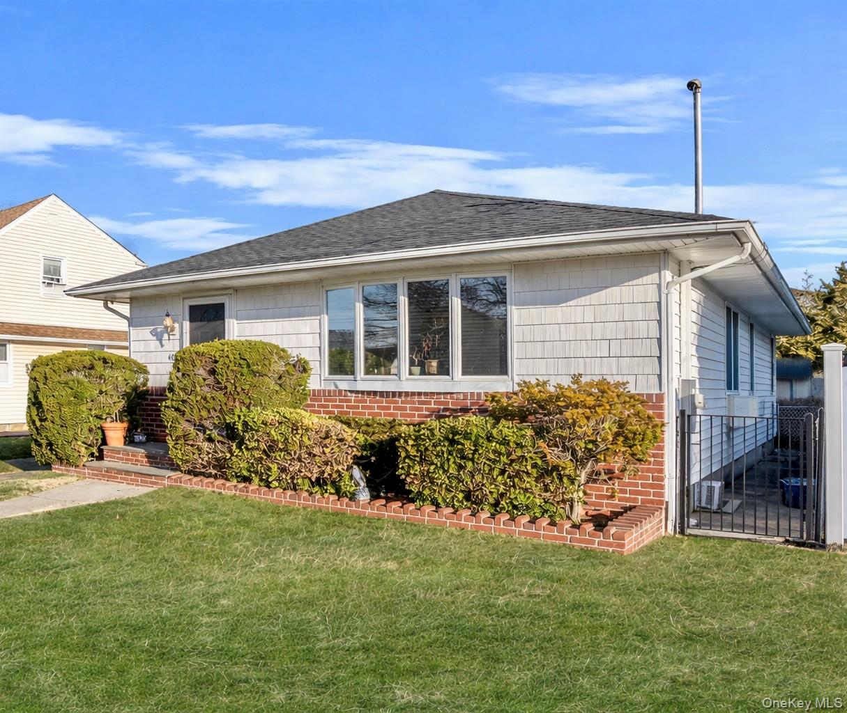 425 Jackson Street, Oceanside, NY 11572