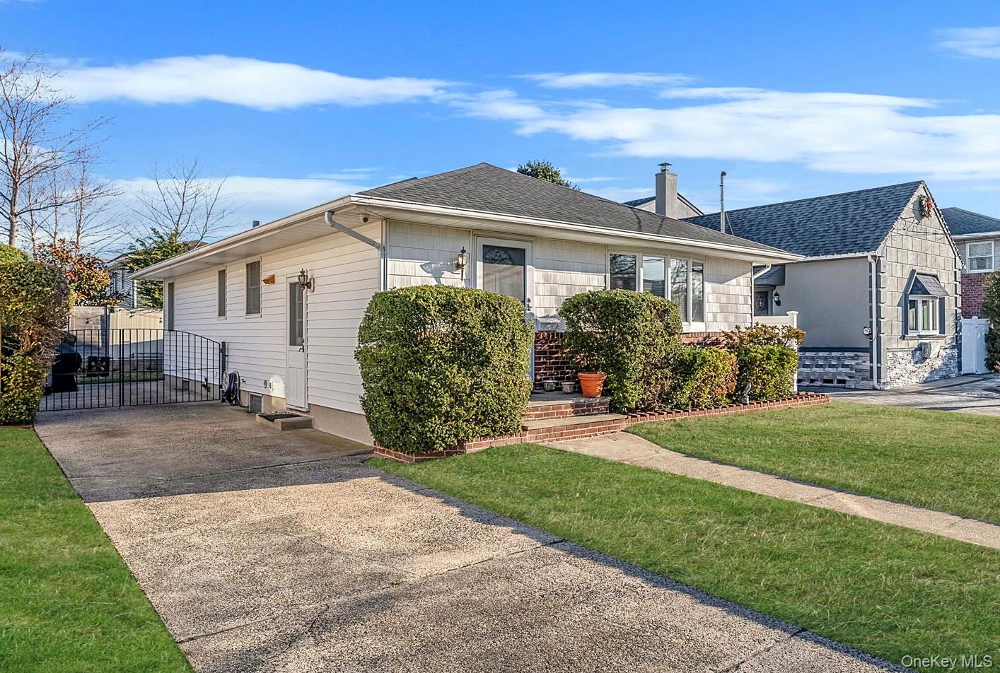 425 Jackson Street, Oceanside, NY 11572