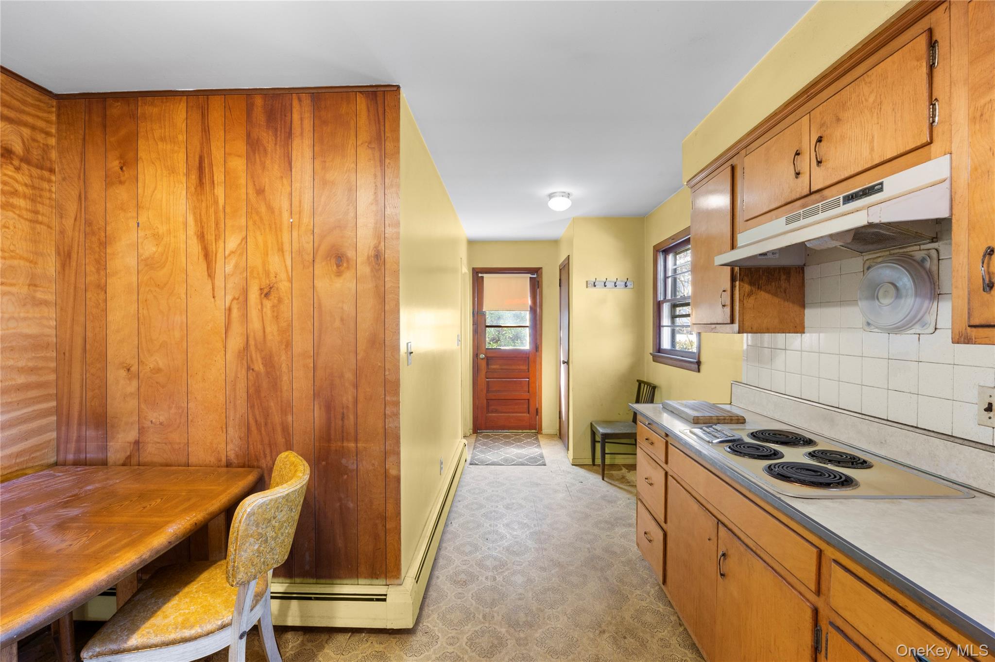 11 Delaware Avenue, Port Washington, NY 11050