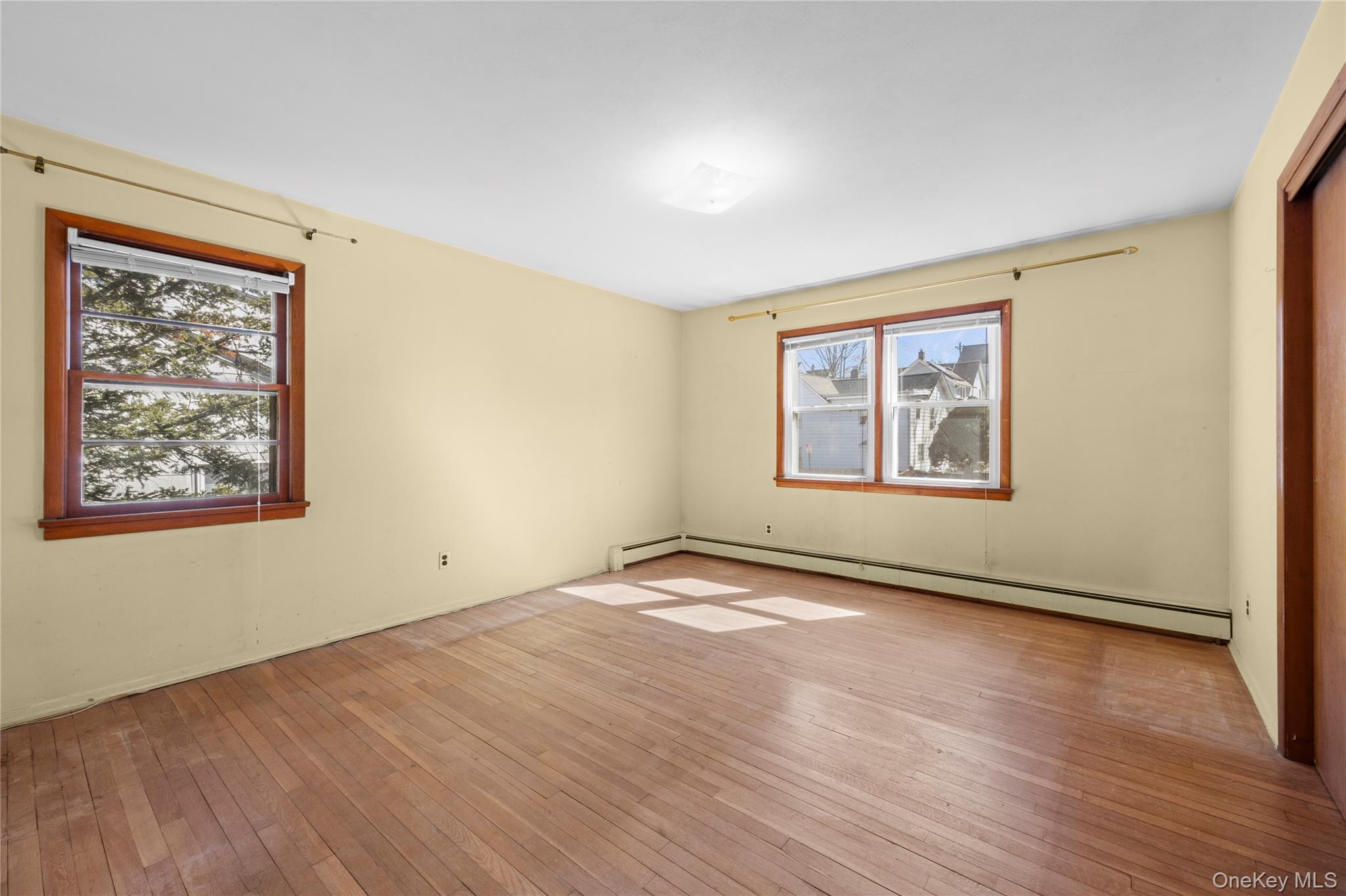 11 Delaware Avenue, Port Washington, NY 11050