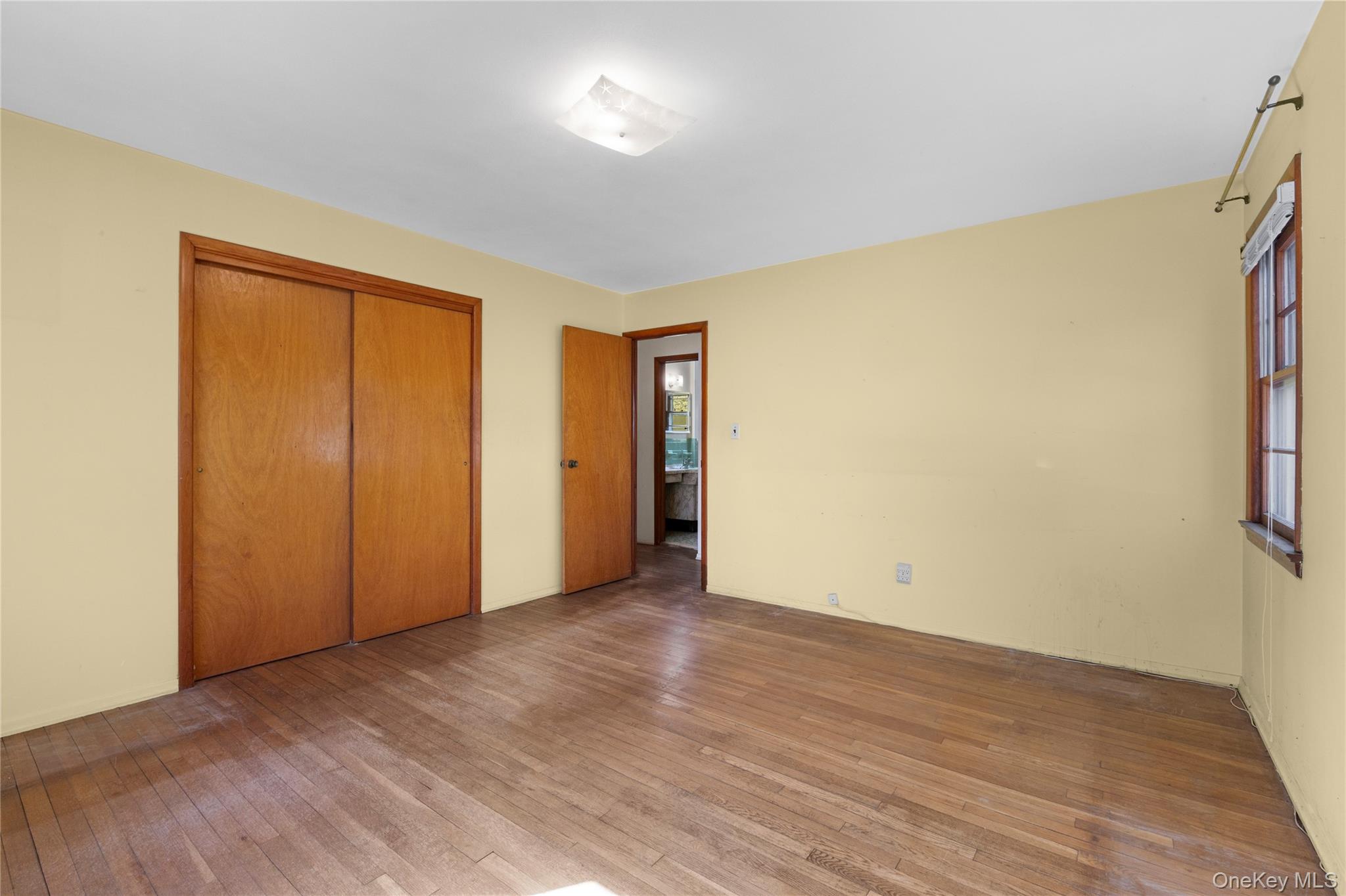 11 Delaware Avenue, Port Washington, NY 11050