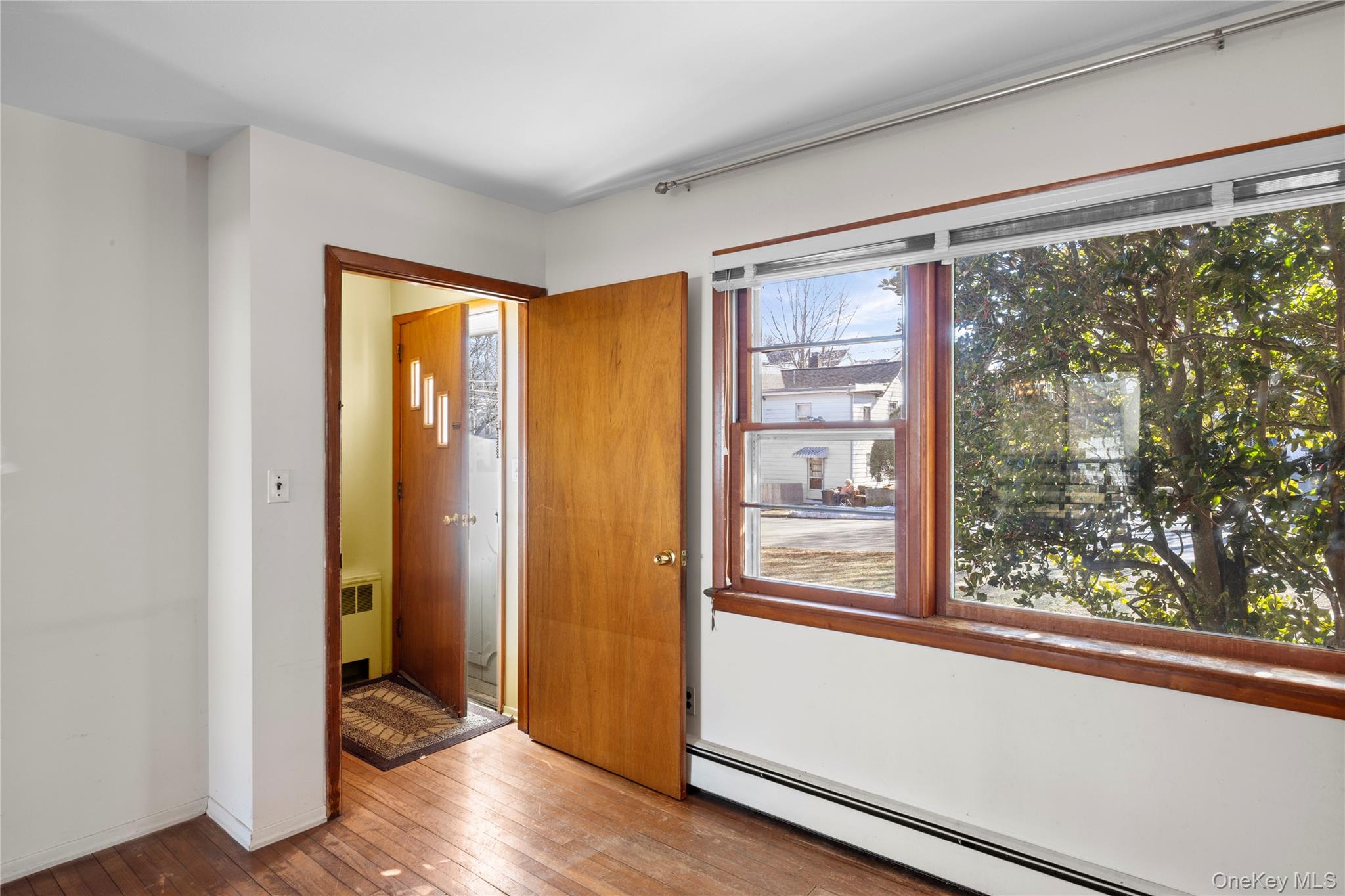 11 Delaware Avenue, Port Washington, NY 11050