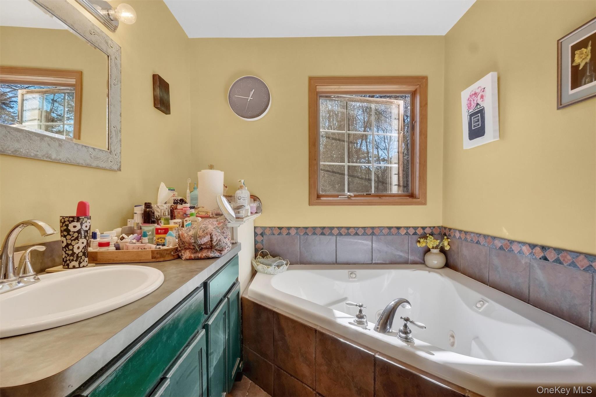 15 Meadow Drive, Red Hook, NY 12571