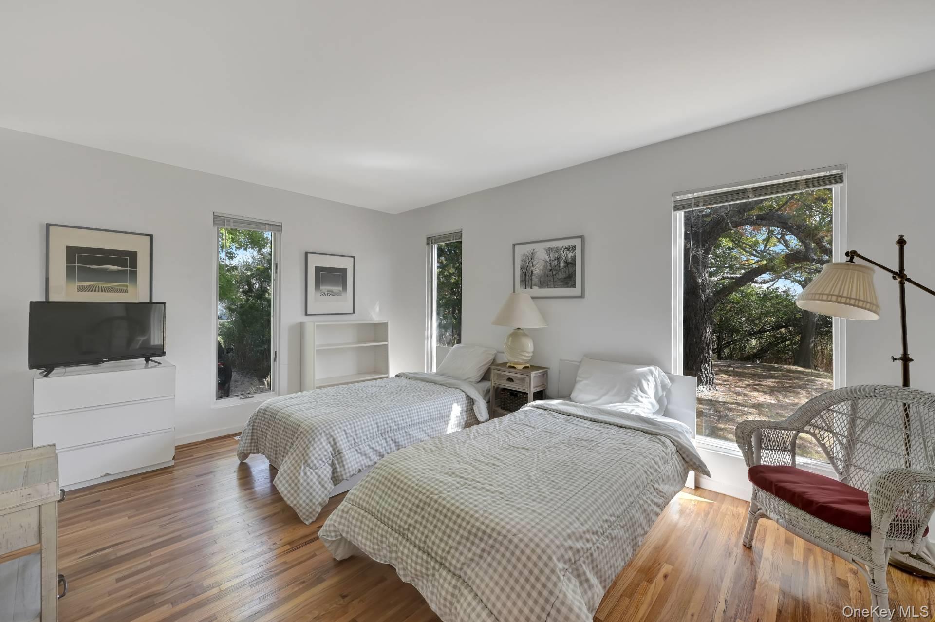 3 Meadow Way, Westhampton Beach, NY 11978