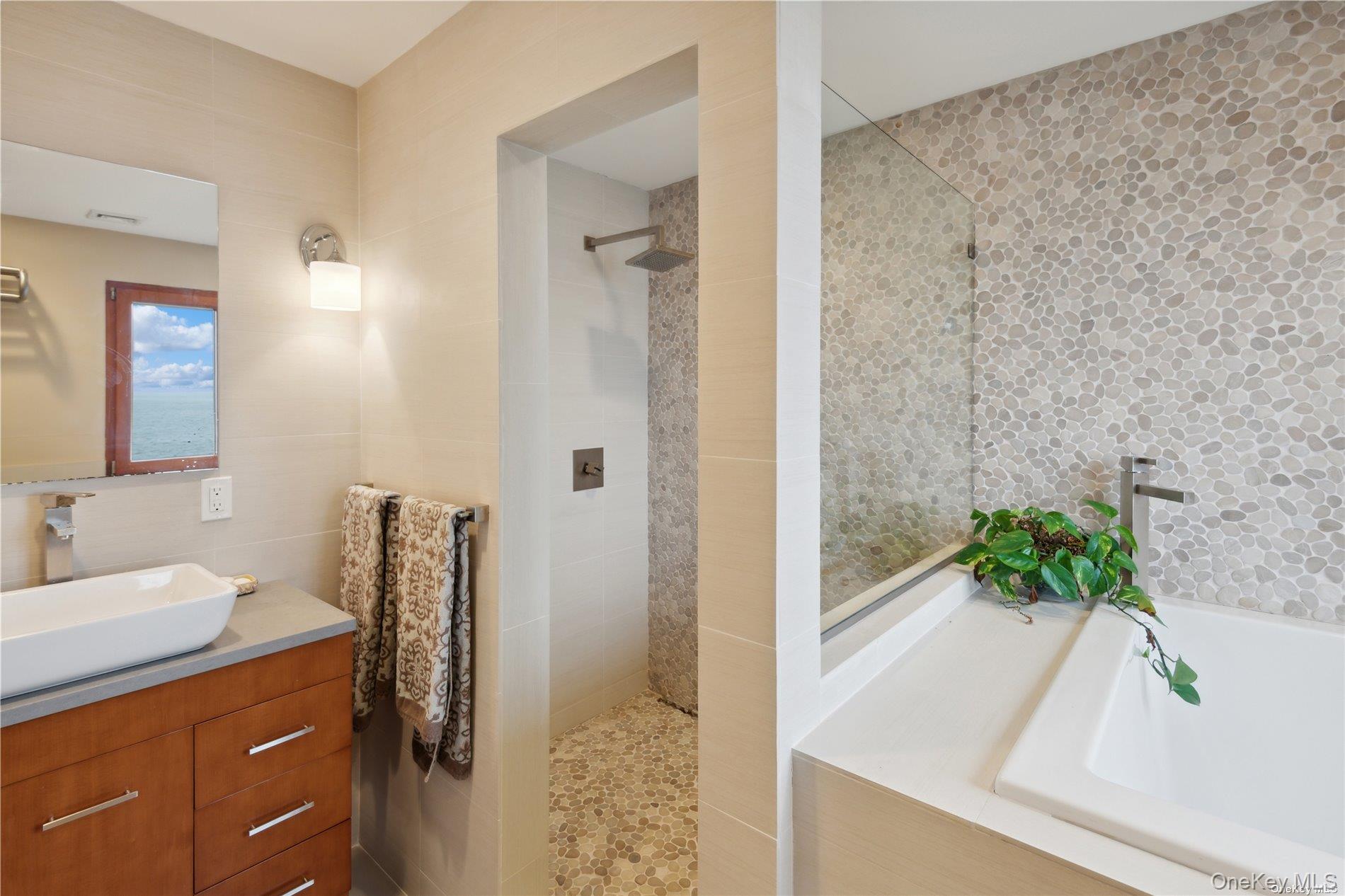 13 Seatuck Lane, Remsenburg, NY 11960