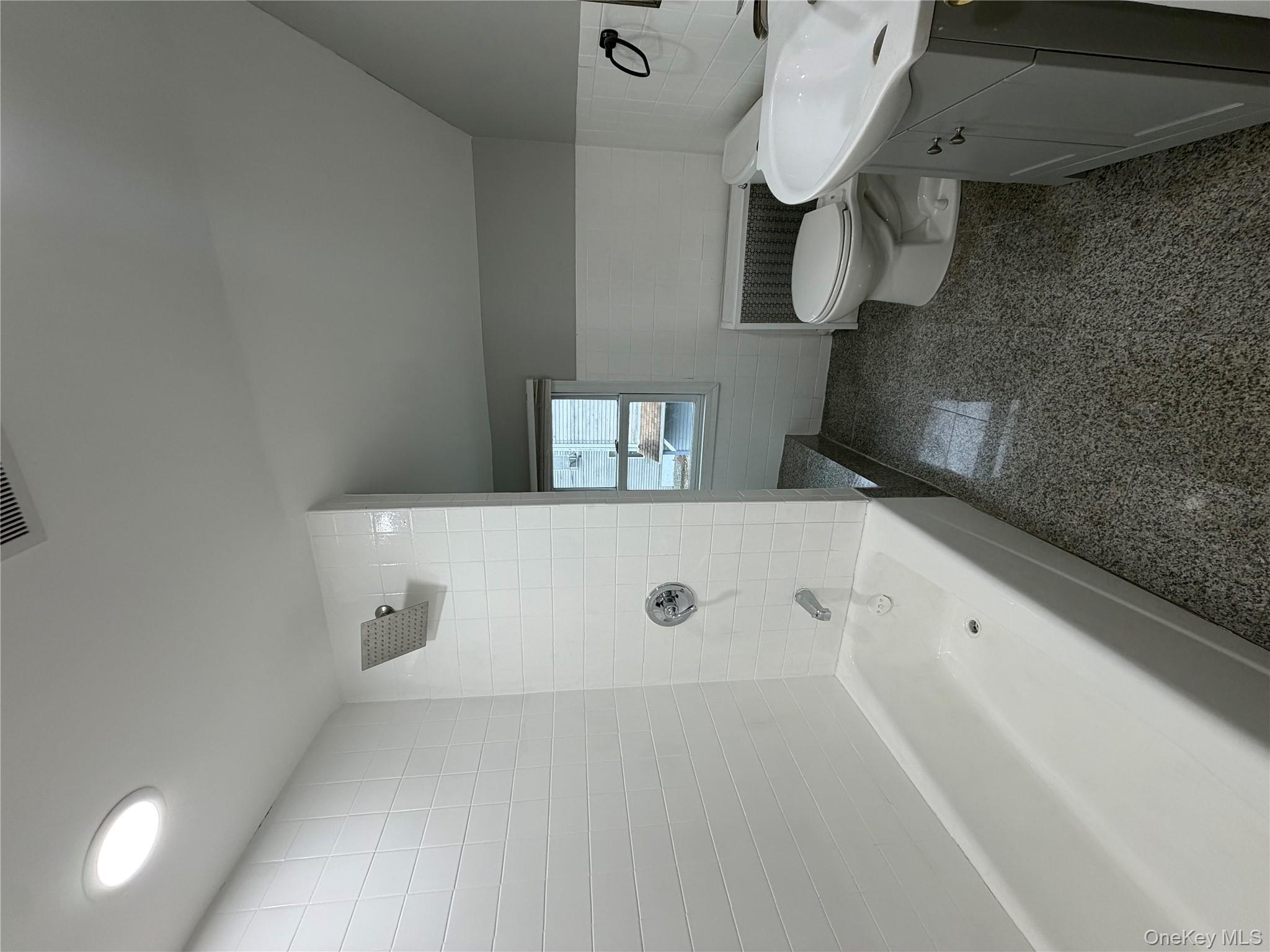 7 S Atlantic Street, Bay Shore, NY 11706