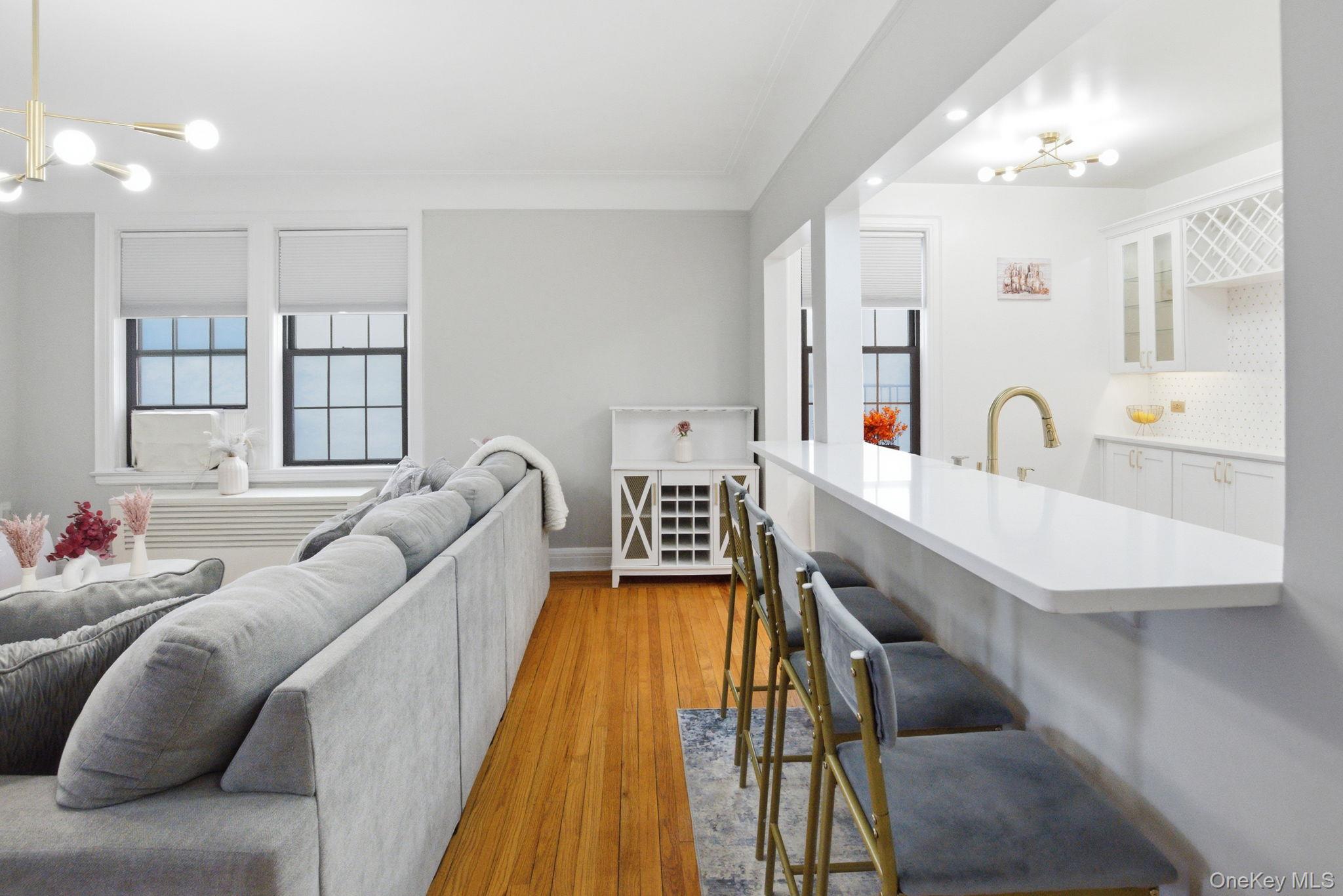 26 W Pondfield Road # #4F, Bronxville, NY 10708