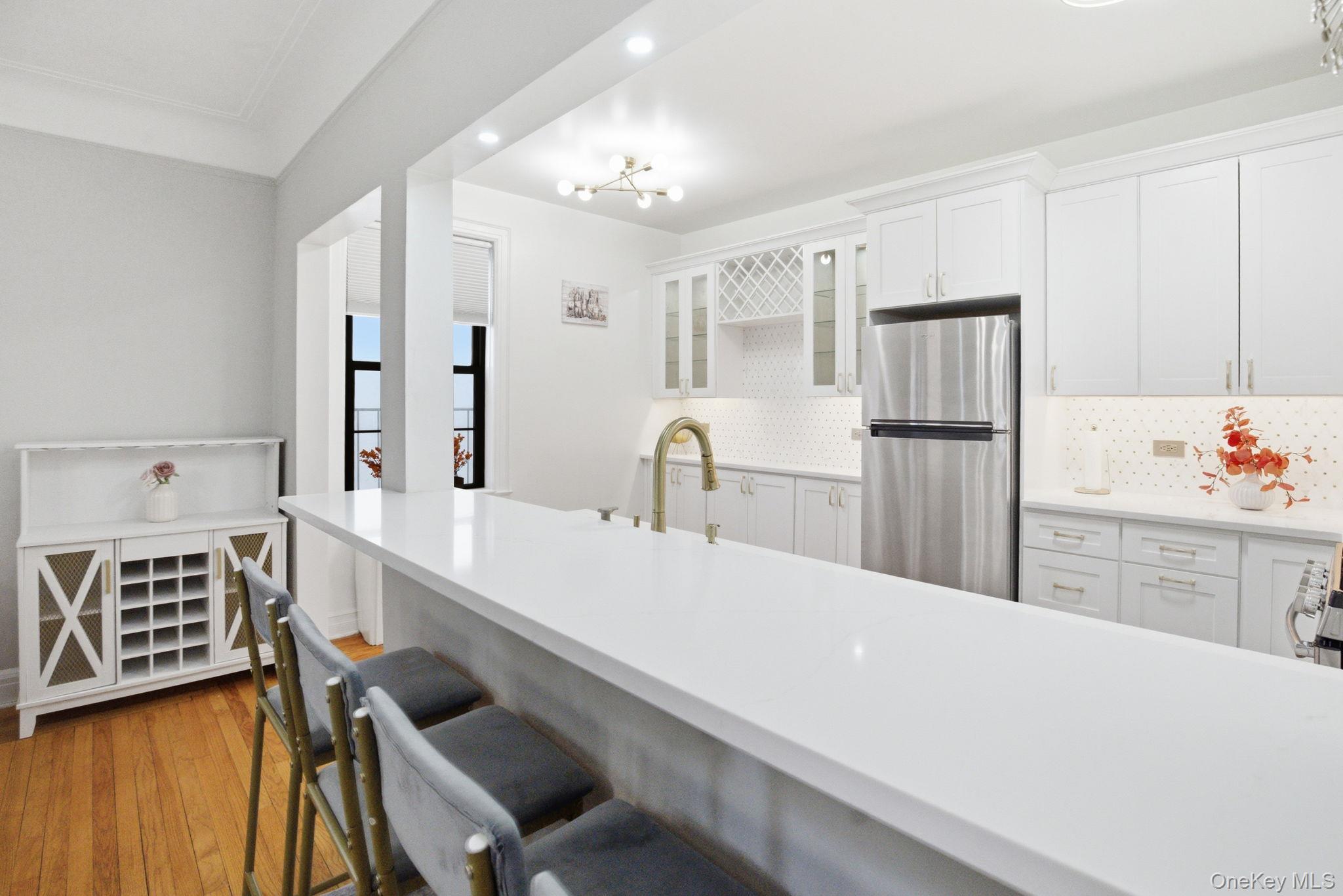 26 W Pondfield Road # #4F, Bronxville, NY 10708