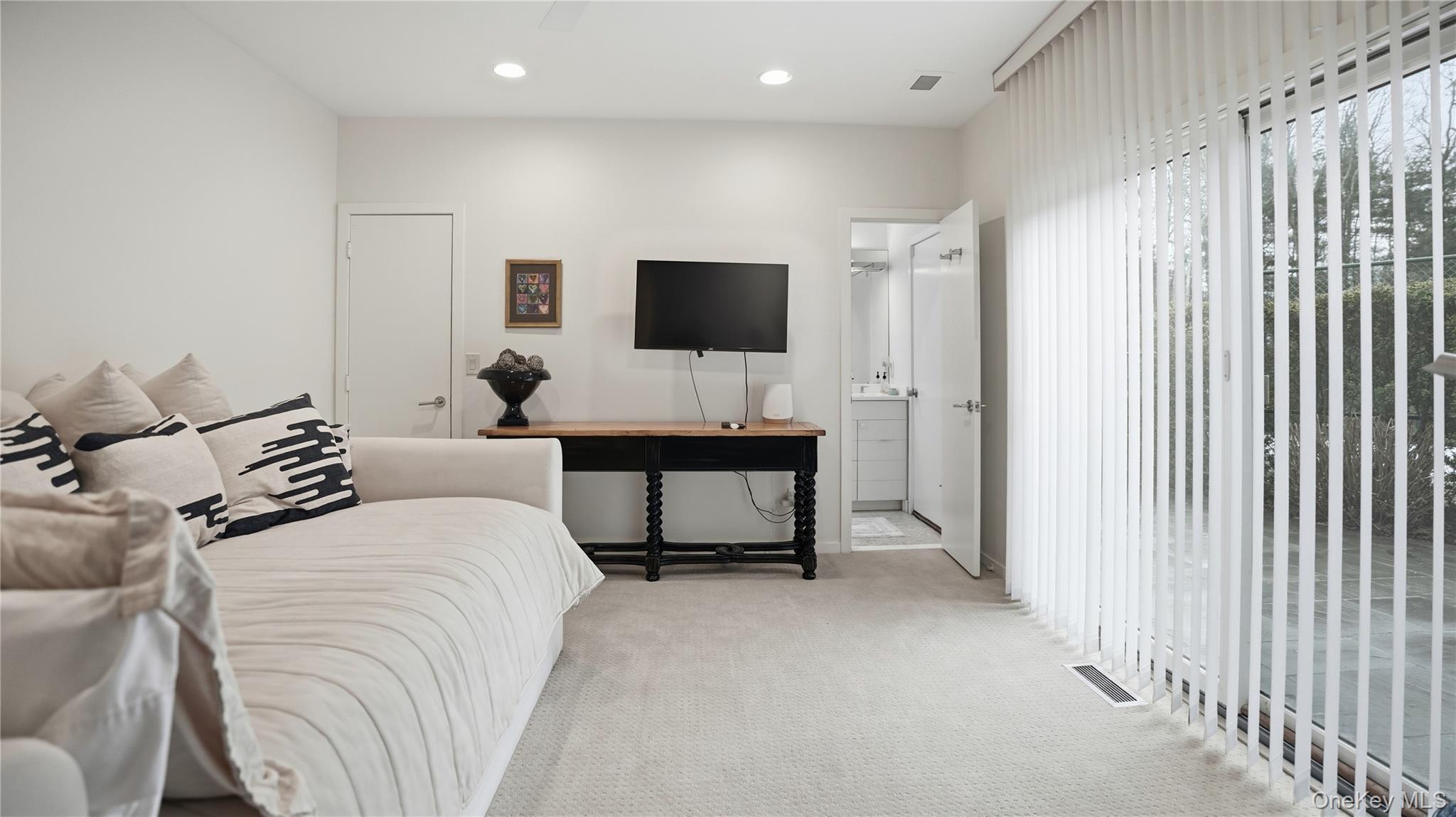 15 Blueberry Lane, Quogue, NY 11959