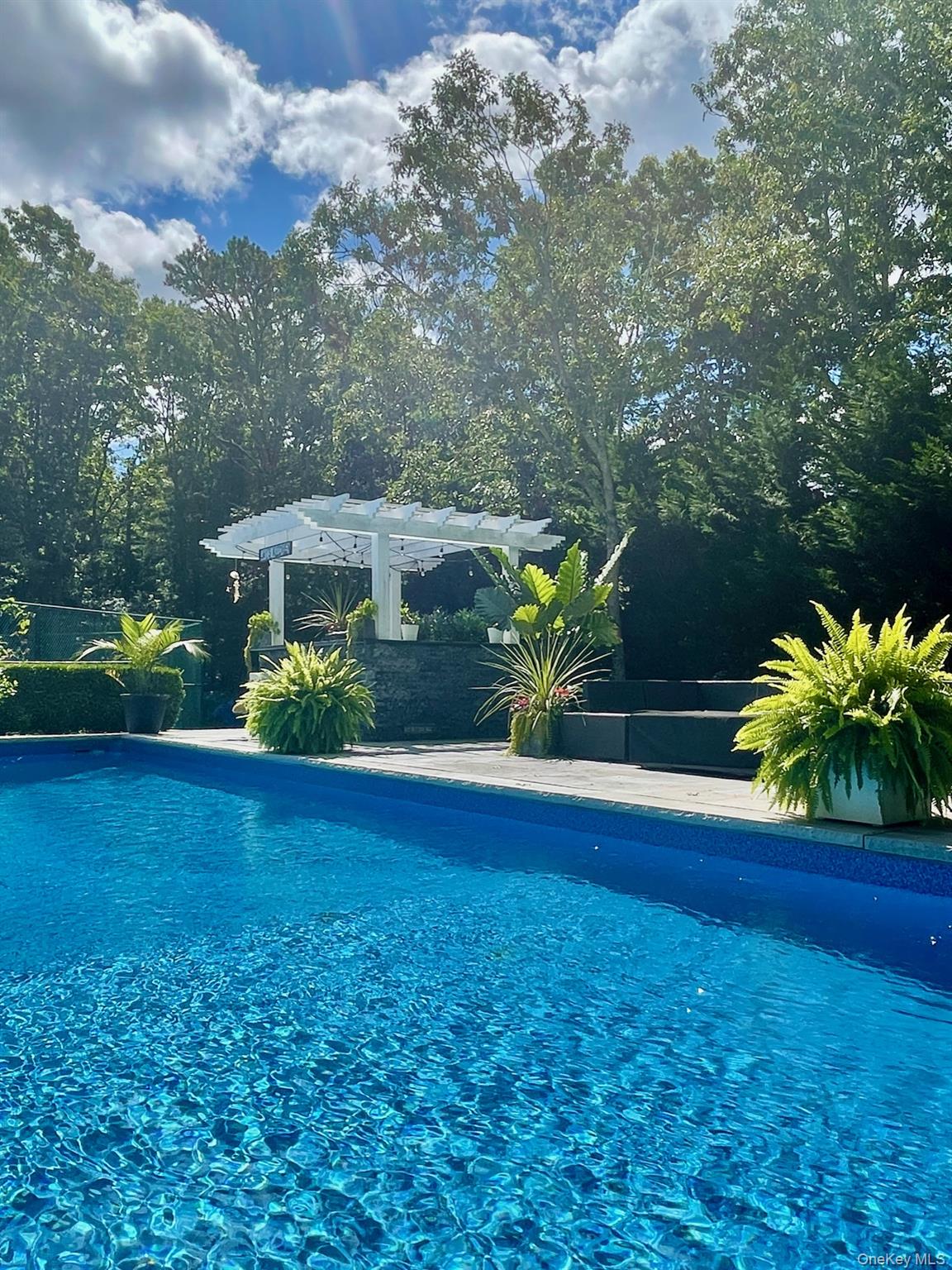 15 Blueberry Lane, Quogue, NY 11959