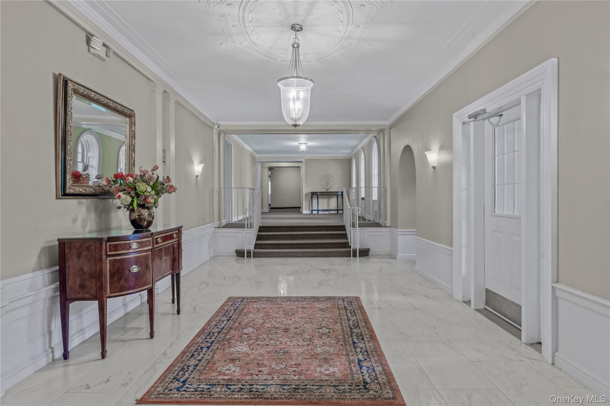 90 Knightsbridge Road # 3N, Great Neck, NY 11021