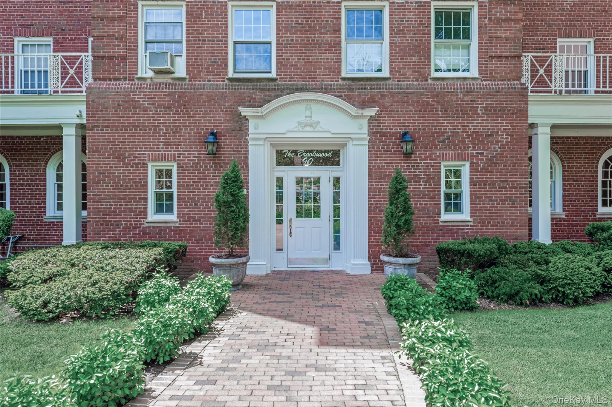 90 Knightsbridge Road # 3N, Great Neck, NY 11021