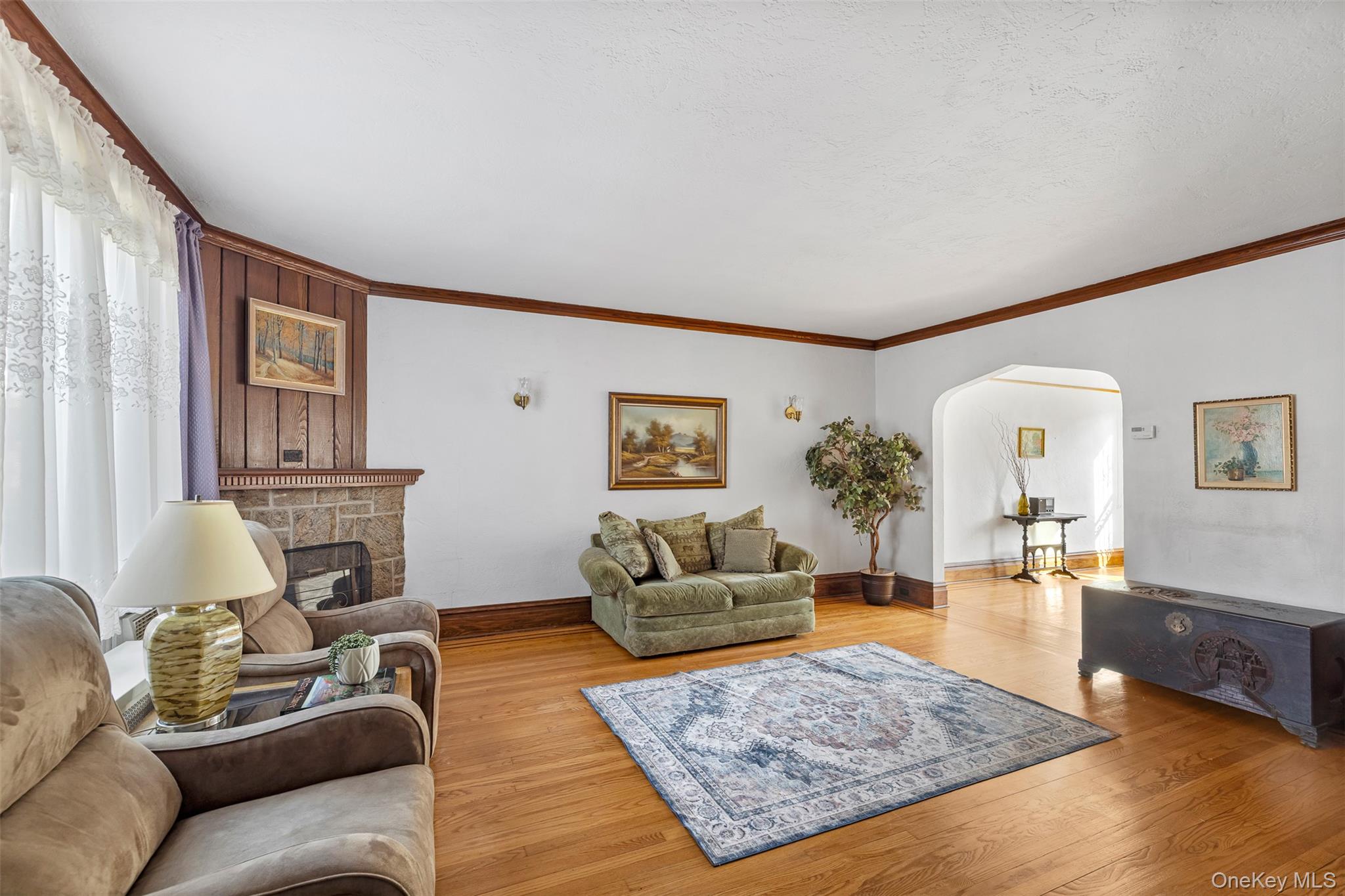 7709 82nd Street, Glendale, NY 11385