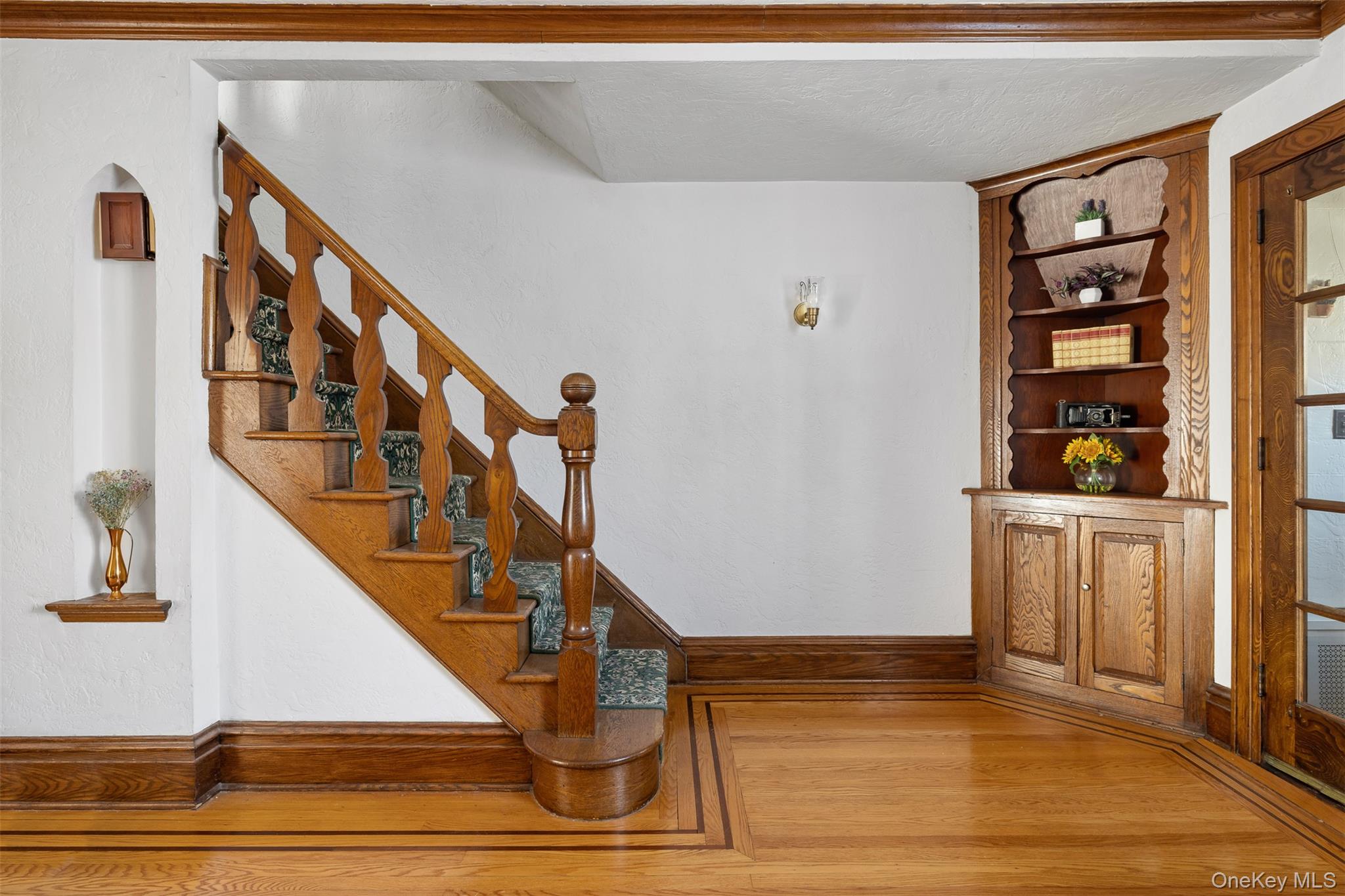 7709 82nd Street, Glendale, NY 11385