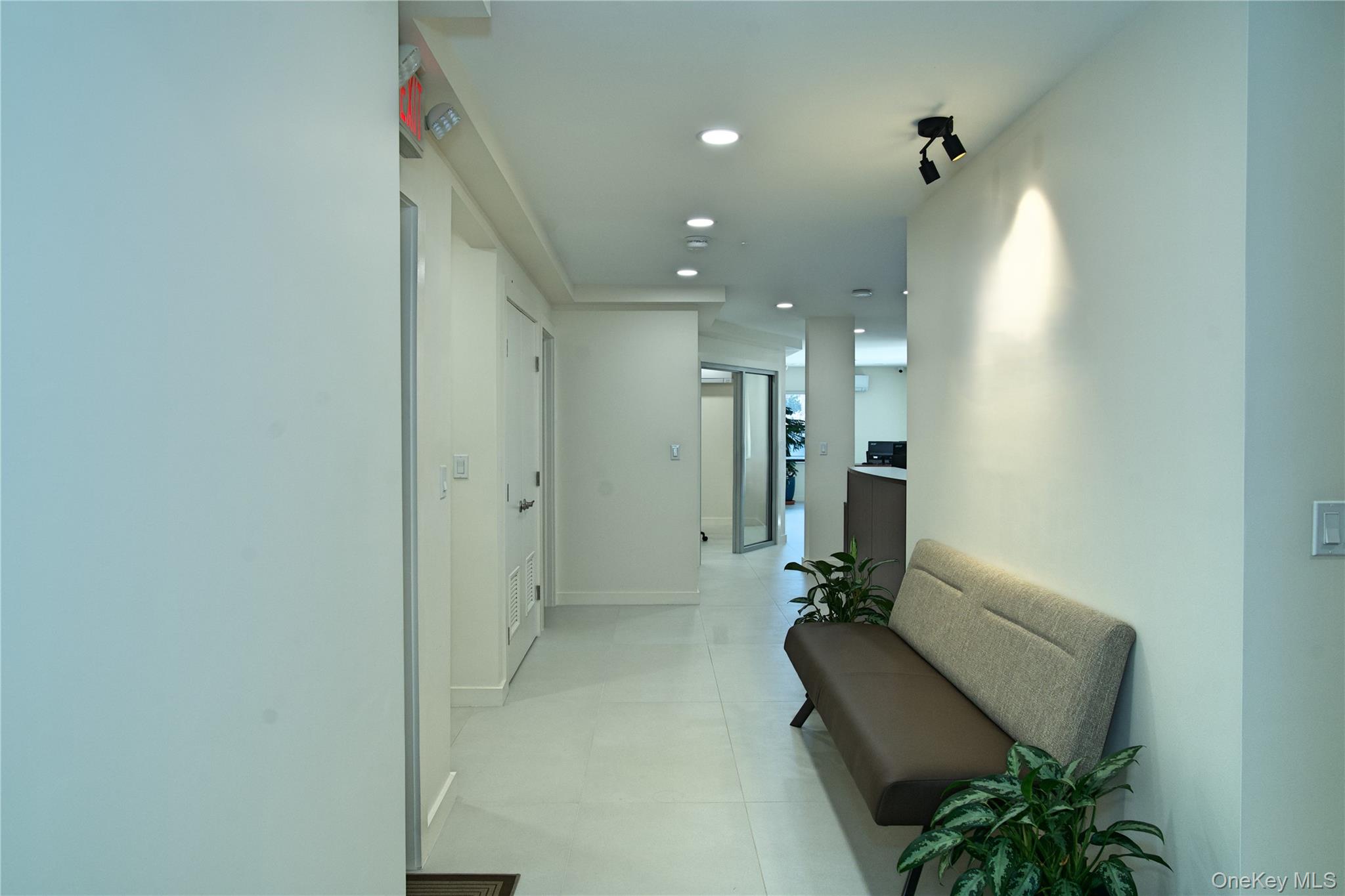 7 Bond Street # 1D, Great Neck Plaza, NY 11021