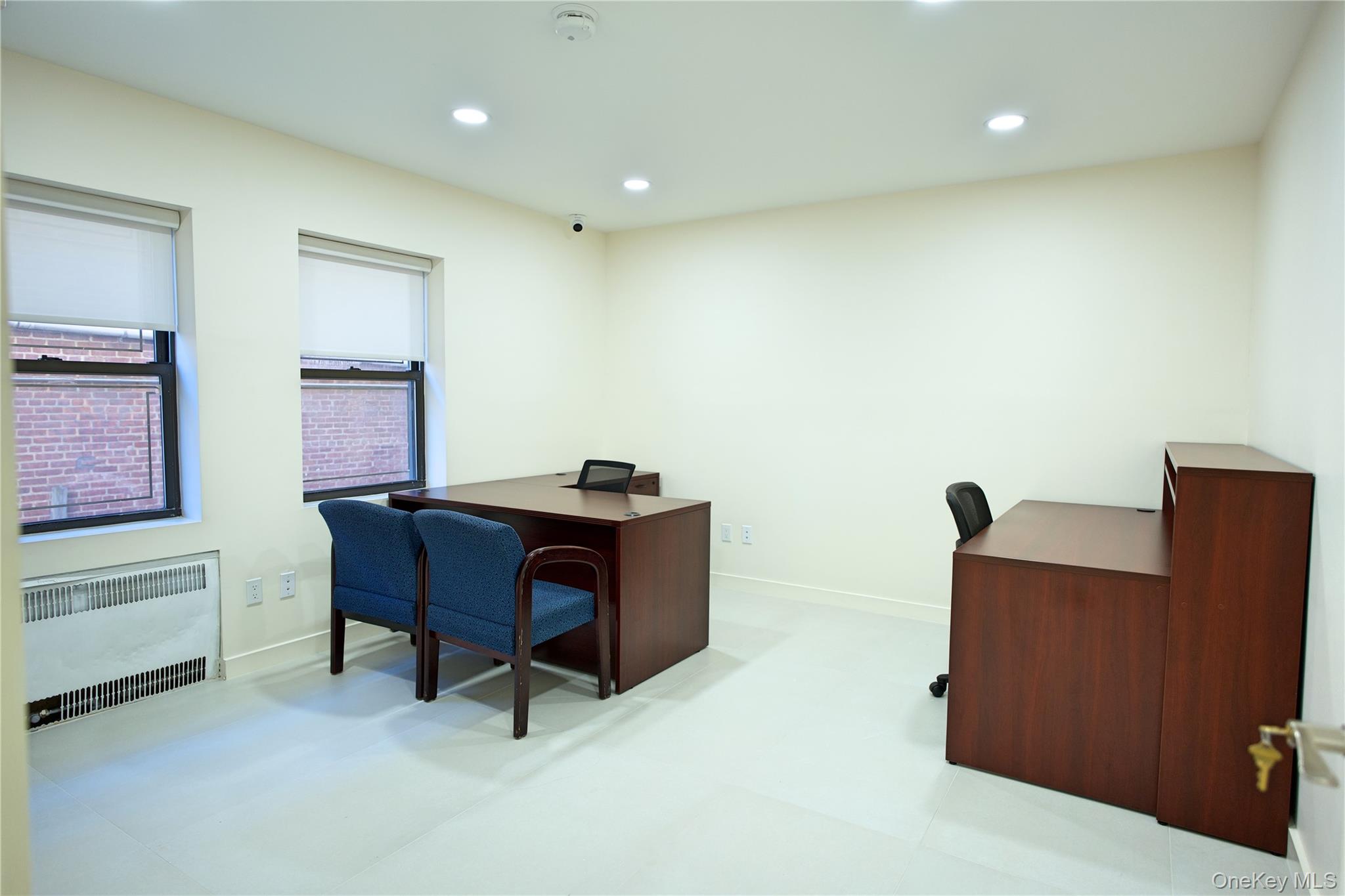 7 Bond Street # 1D, Great Neck Plaza, NY 11021