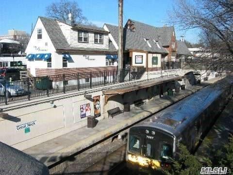 7 Bond Street # 1D, Great Neck Plaza, NY 11021