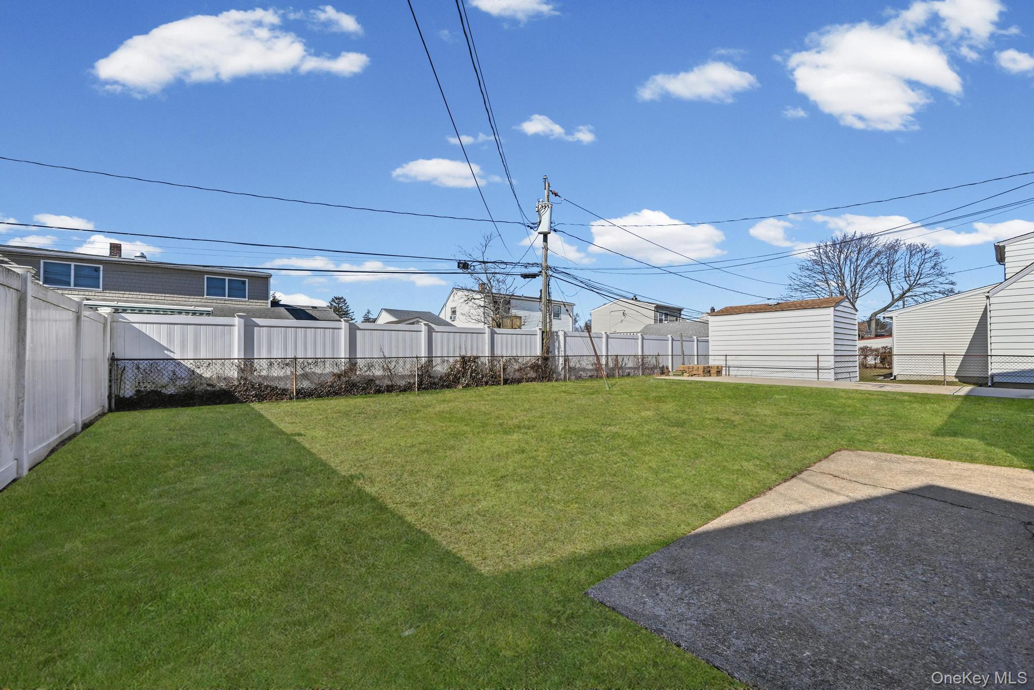 28 Candle Lane, Levittown, NY 11756