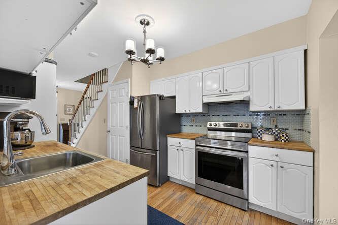 66 Cocks Lane, Locust Valley, NY 11560