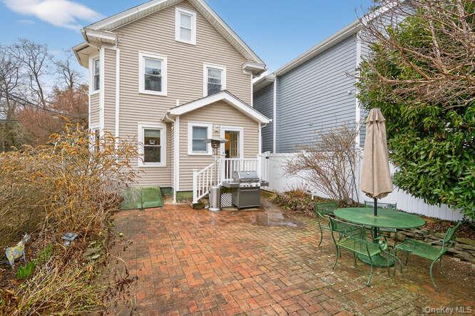 66 Cocks Lane, Locust Valley, NY 11560