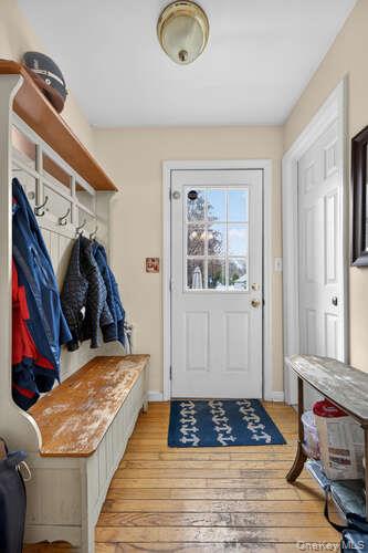 66 Cocks Lane, Locust Valley, NY 11560