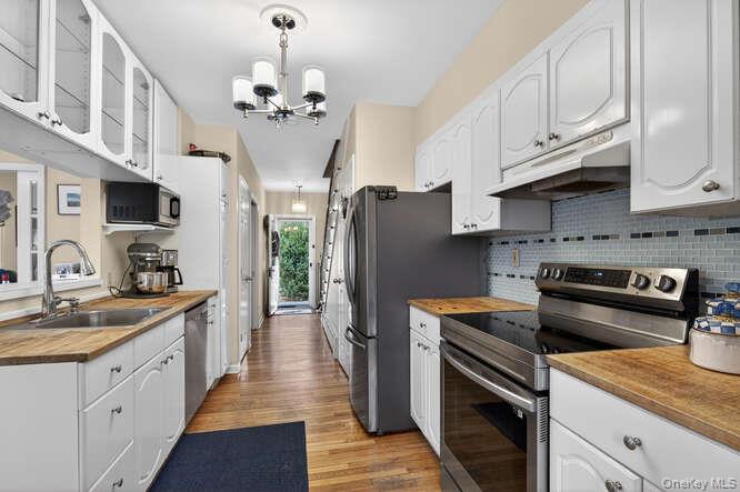 66 Cocks Lane, Locust Valley, NY 11560