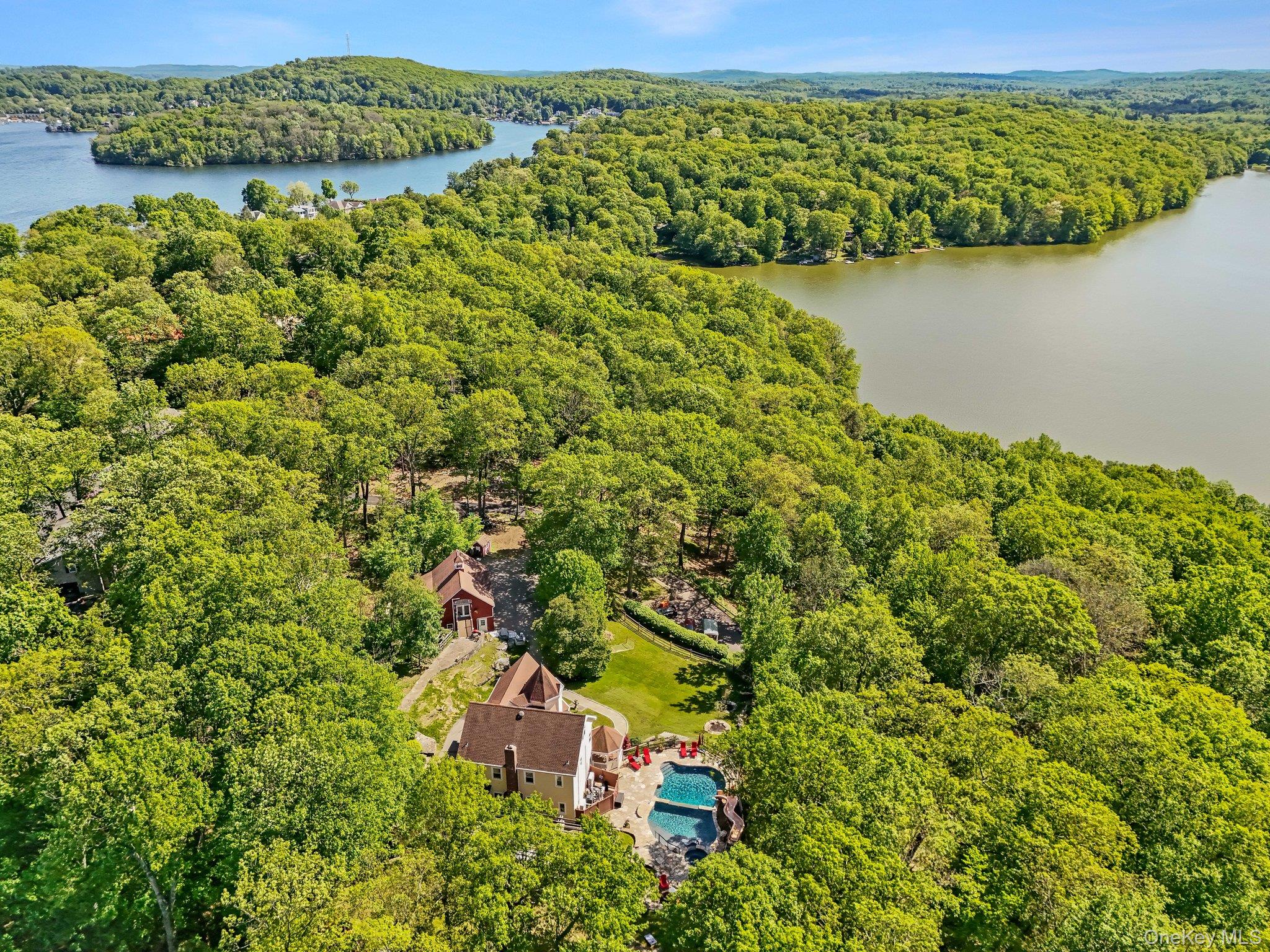 24 Jackson Road, Mahopac, NY 10541