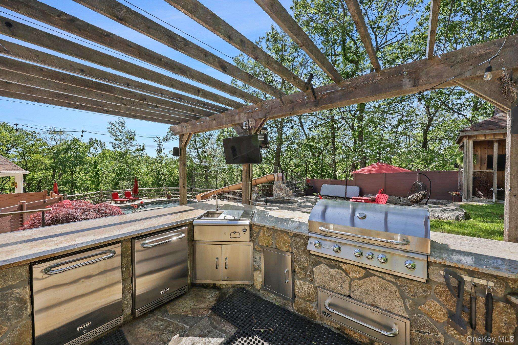 24 Jackson Road, Mahopac, NY 10541