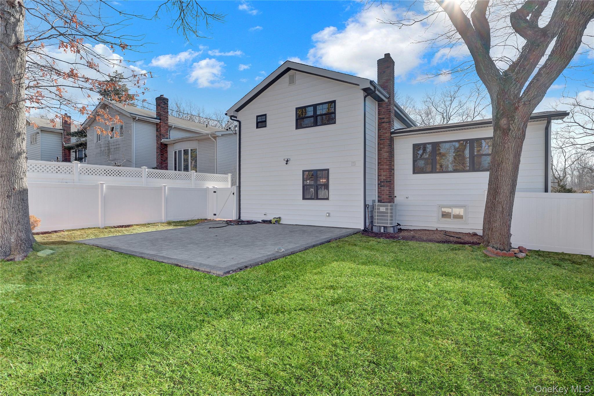 105 Radcliff Avenue, Port Washington, NY 11050