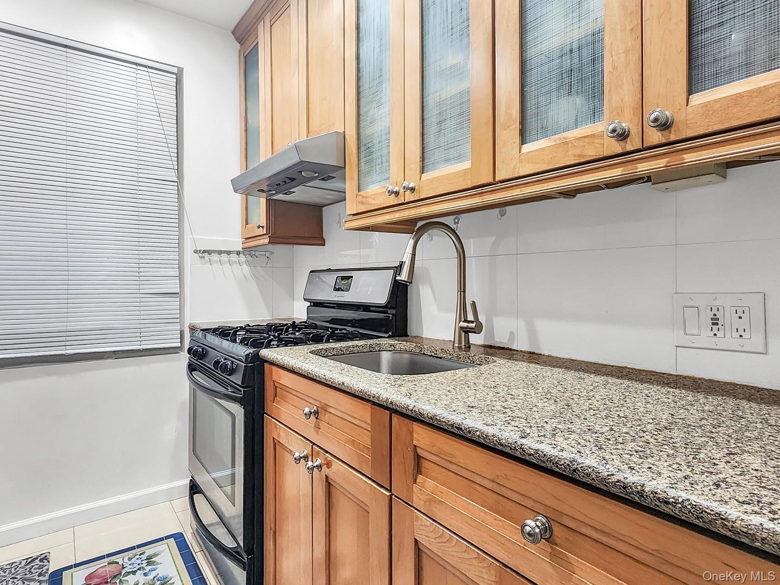 25-18 Union Street # 2D, Flushing, NY 11354