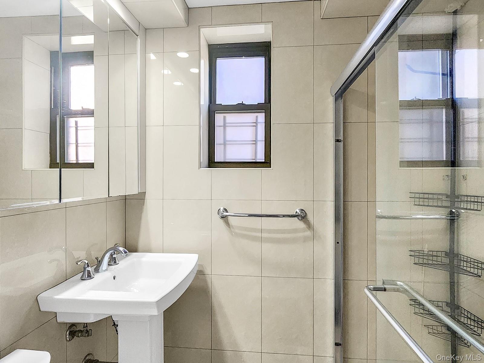 25-18 Union Street # 2D, Flushing, NY 11354