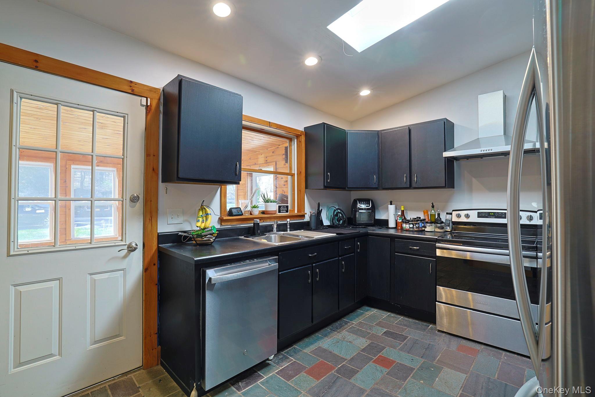 1666 Main Street, Pleasant Valley, NY 12569